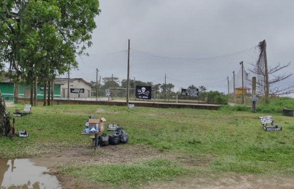 Voluntarios realizam mutirao de limpeza da orla em Itapoa no World Cleanup Day 12 (Tribuna de Itapoa)