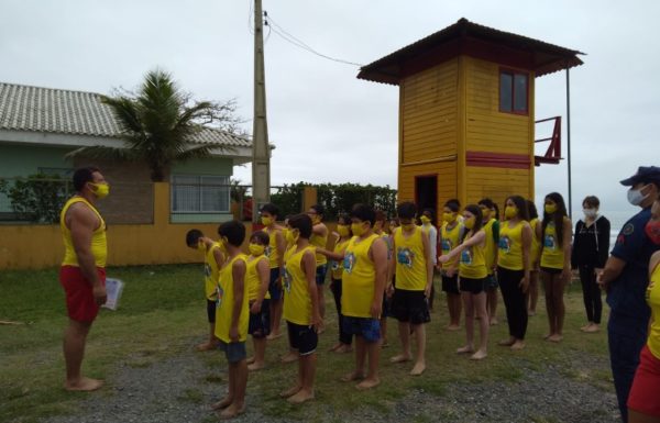 Corpo de Bombeiros Militar de Itapoa forma primeiras turmas de 2021 do Projeto Golfinho 5 (Tribuna de Itapoa)