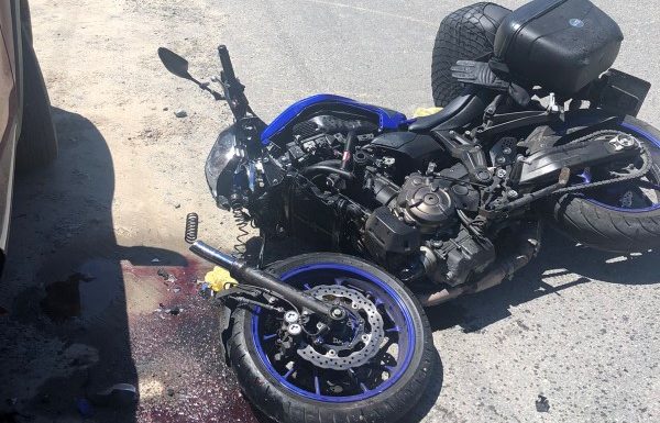 Colisao entre automovel e motocicleta deixa duas pessoas feridas 3 (Tribuna de Itapoa)