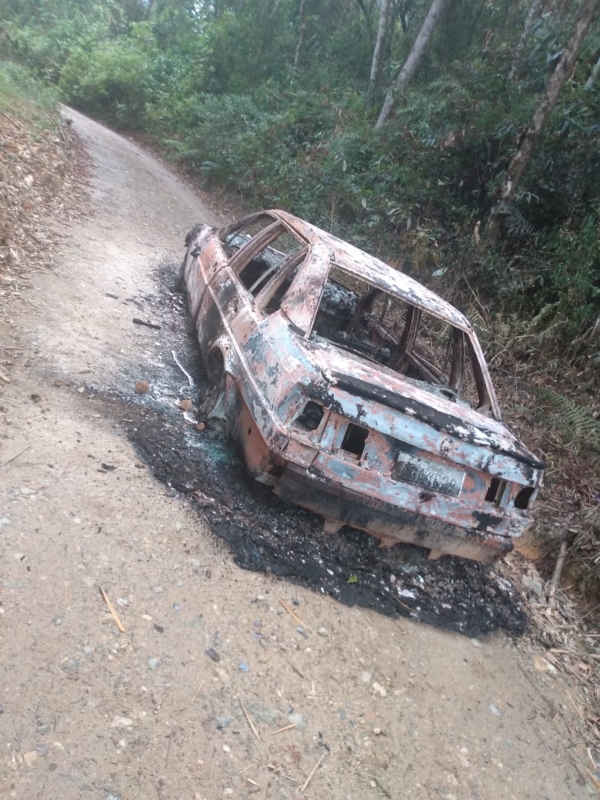Corpo feminino encontrado proximo a carro carbonizado em Garuva (Tribuna de Itapoa)