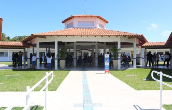 Itapoa inaugura duas novas escolas nessa quarta-feira dia 03 de novembro 02 (Tribuna de Itapoa)