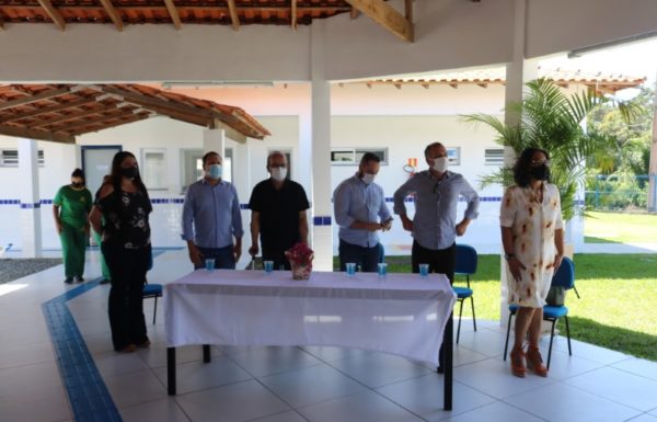 Itapoa inaugura duas novas escolas nessa quarta-feira dia 03 de novembro 07 (Tribuna de Itapoa)