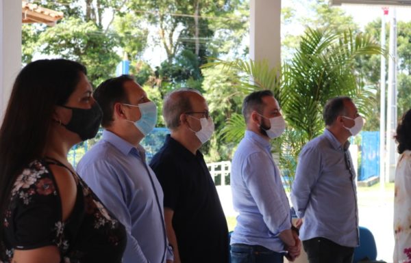 Itapoa inaugura duas novas escolas nessa quarta-feira dia 03 de novembro 08 (Tribuna de Itapoa)