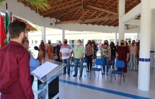 Itapoa inaugura duas novas escolas nessa quarta-feira dia 03 de novembro 11 (Tribuna de Itapoa)