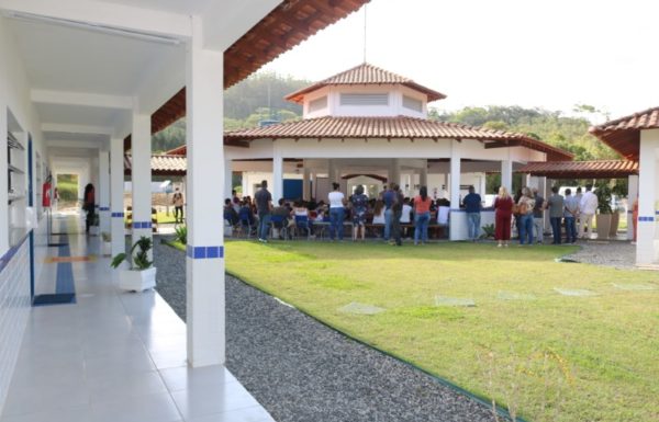 Itapoa inaugura duas novas escolas nessa quarta-feira dia 03 de novembro 68 (Tribuna de Itapoa)