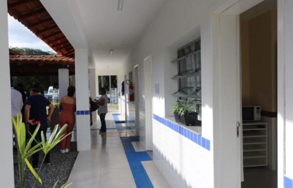 Itapoa inaugura duas novas escolas nessa quarta-feira dia 03 de novembro 70 (Tribuna de Itapoa)