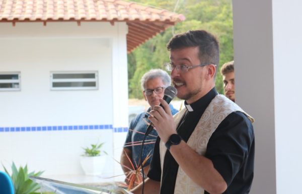 Itapoa inaugura duas novas escolas nessa quarta-feira dia 03 de novembro 80 (Tribuna de Itapoa)