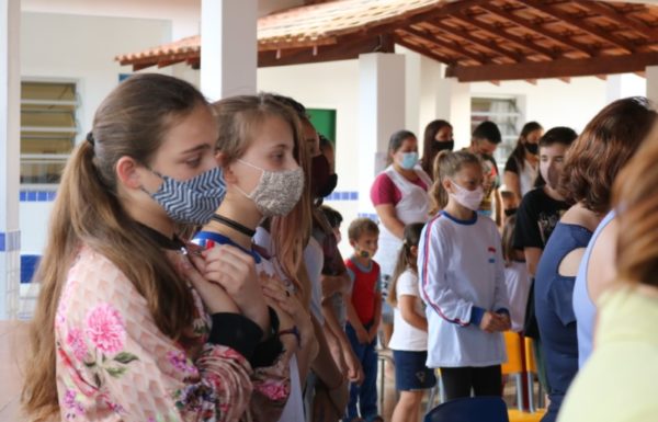 Itapoa inaugura duas novas escolas nessa quarta-feira dia 03 de novembro 81 (Tribuna de Itapoa)
