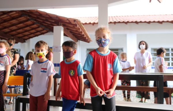Itapoa inaugura duas novas escolas nessa quarta-feira dia 03 de novembro 82 (Tribuna de Itapoa)