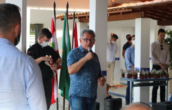 Itapoa inaugura duas novas escolas nessa quarta-feira dia 03 de novembro 83 (Tribuna de Itapoa)