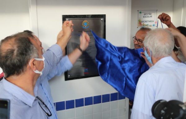 Itapoa inaugura duas novas escolas nessa quarta-feira dia 03 de novembro 86 (Tribuna de Itapoa)