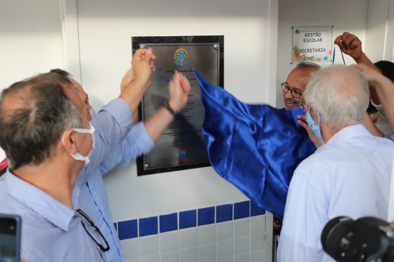 Itapoa inaugura duas novas escolas nessa quarta-feira dia 03 de novembro 86 (Tribuna de Itapoa)