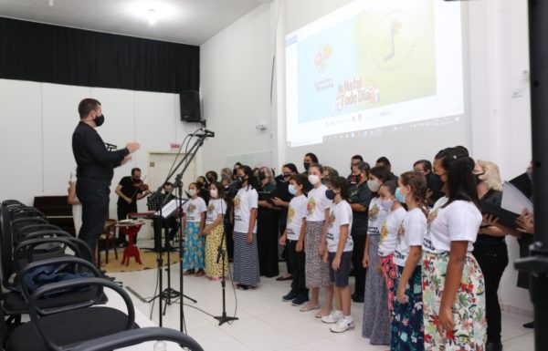 Corais de Itapoa apresentam espetaculo Natal Todo Dia na Casa da Cultura 03 (Tribuna de Itapoa)