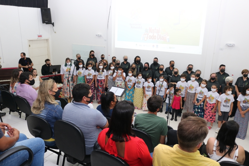 Corais de Itapoa apresentam espetaculo Natal Todo Dia na Casa da Cultura 17 (Tribuna de Itapoa)