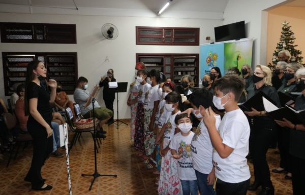 Corais de Itapoa realizam ultima apresentacao do espetaculo Natal Todo Dia 09 (Tribuna de Itapoa)