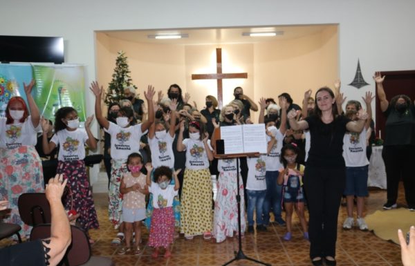Corais de Itapoa realizam ultima apresentacao do espetaculo Natal Todo Dia 20 (Tribuna de Itapoa)