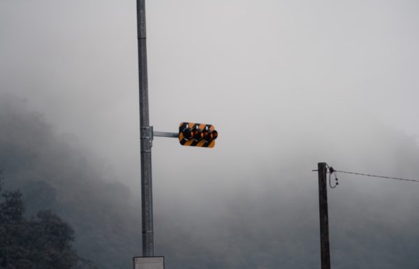 Sistema semaforico de alerta novo recurso de seguranca para descida da Serra do Mar 2 (Tribuna de Itapoa)