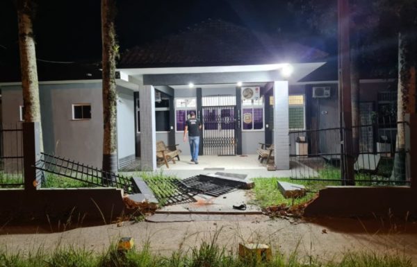 Viatura descaracterizada Polícia Civil de Itapoa recuperada apos ter sido furtada da Delegacia