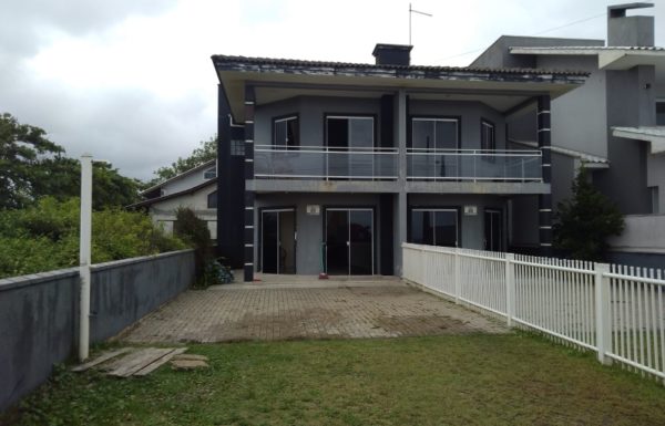 Casa de veraneio tem principio de incendio na Barra do Sai 5 (Tribuna de Itapoa)