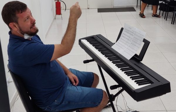 Corais adulto e infantil de Itapoa iniciam a temporada 2022 - 21 (Tribuna de Itapoa)