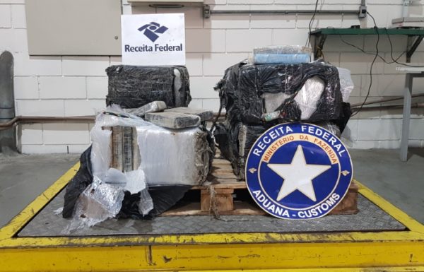 Receita Federal apreende 240 kg de cocaina no Porto de Itapoa (SC) 3 (Tribuna de Itapoa)
