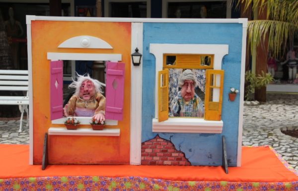 Bonecos da Caravana Teatro Feito a Mao percorrem Sao Francisco do Sul 3 (Tribuna de Itapoa)