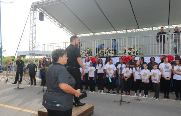 Corais Vozes da Babitonga e Sementes do Amanhã prestam homenagens a Itapoa 02 (Tribuna de Itapoa)