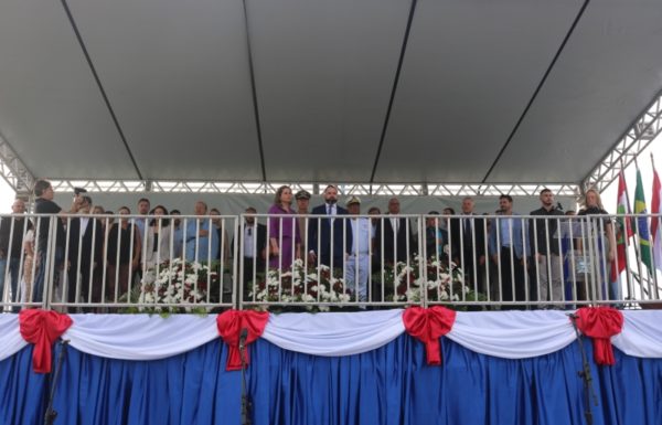 Corais Vozes da Babitonga e Sementes do Amanhã prestam homenagens a Itapoa 16 (Tribuna de Itapoa)