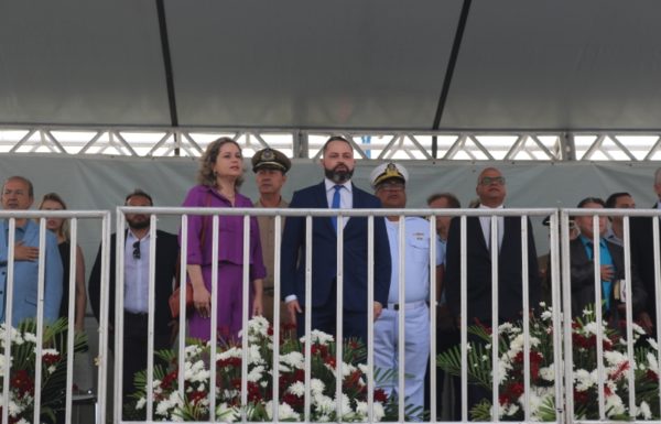 Corais Vozes da Babitonga e Sementes do Amanhã prestam homenagens a Itapoa 17 (Tribuna de Itapoa)