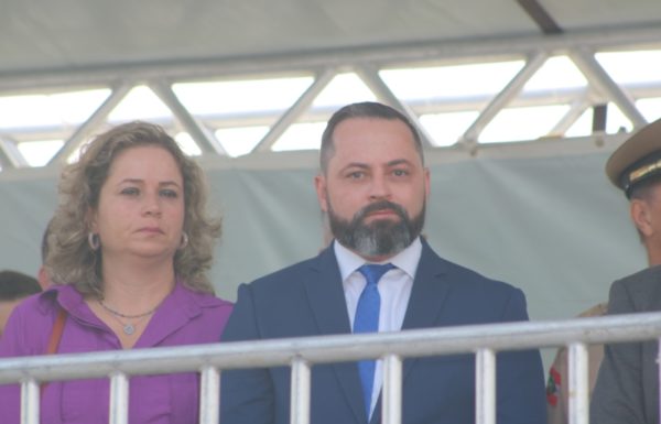 Corais Vozes da Babitonga e Sementes do Amanhã prestam homenagens a Itapoa 32 (Tribuna de Itapoa)