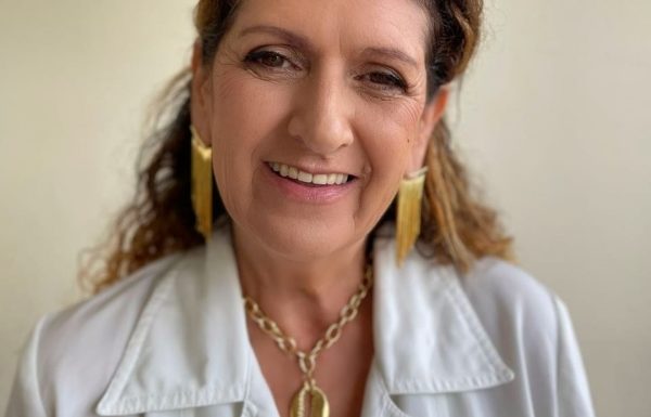 Artista Visual Neusa Lopes (Tribuna de Itapoa)