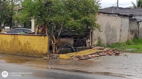 Ciclone atinge Itapoa e Prefeitura decreta estado de emergência 29 (Tribuna de Itapoa)
