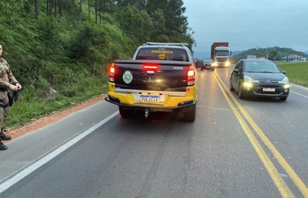 Policia Militar prende dois assaltantes e recupera veiculo roubado em Itapoa 1 (Tribuna de Itapoa)