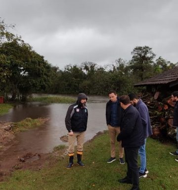 Prefeitura de Itapoa decreta estado de emergencia devido ao ciclone que atingiu a regiao 05 (Tribuna de Itapoa)
