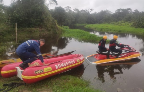 Bombeiros realizam buscas por motorista de aplicativo cujo carro foi localizado em Itapoa 3 (Tribuna de Itapoa)