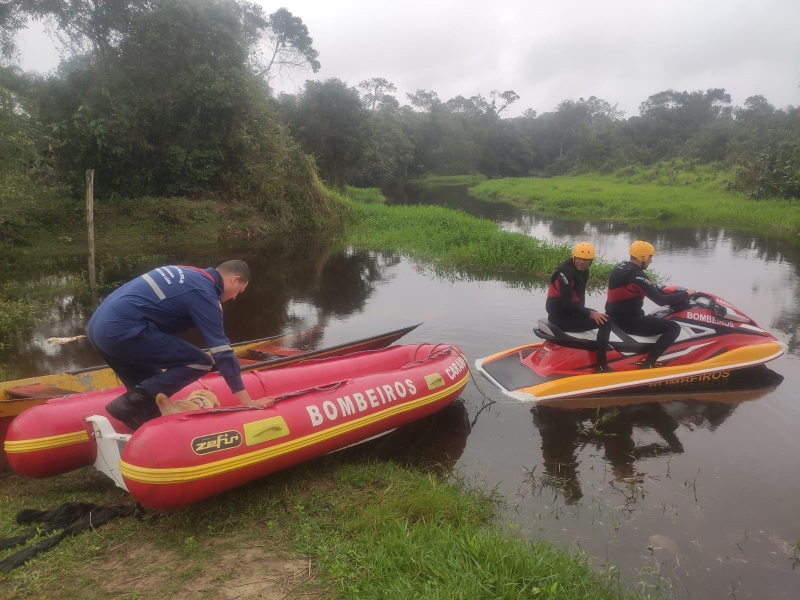 Bombeiros realizam buscas por motorista de aplicativo cujo carro foi localizado em Itapoa 3 (Tribuna de Itapoa)