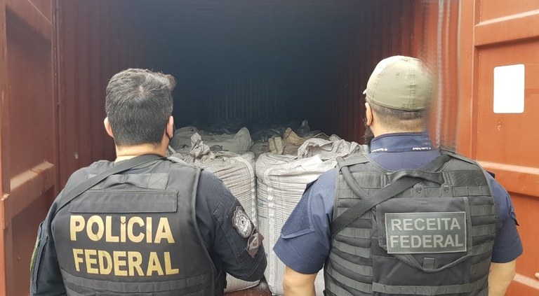 Policia e Receita Federal