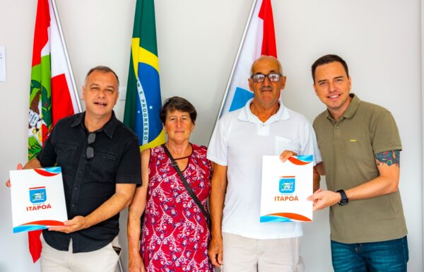 Prefeitura de Itapoa entrega mais 32 matriculas de regularizacao fundiaria urbana 2