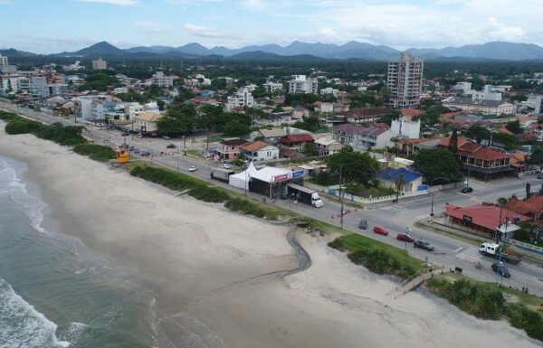 1 - Dupla Guilherme e Santiago encerra comemoracoes pelos 34 anos de Itapoa nesta quarta 26-04