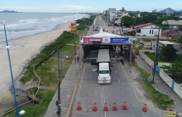 3 - Dupla Guilherme e Santiago encerra comemoracoes pelos 34 anos de Itapoa nesta quarta 26-04