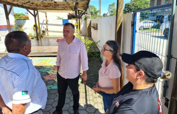 Vigilantes contratados pela Prefeitura iniciam atividades em Escolas Municipais de Itapoa 4