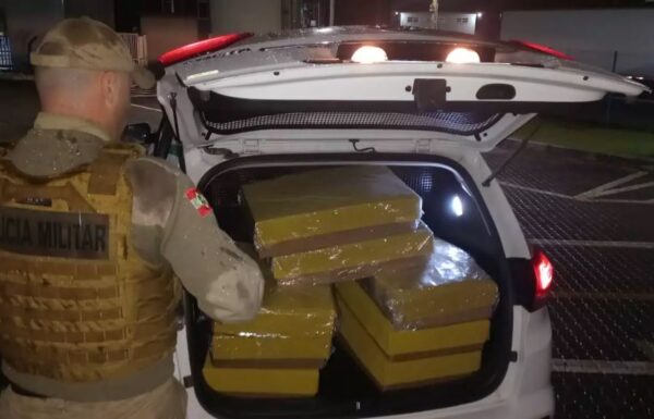 Policia apreende quase 300 quilos de cocaina em Garuva - carga avaliada em RS 35 milhoes 2