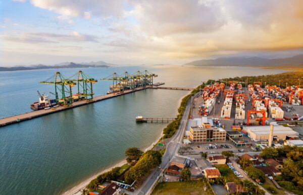 Movimentacoes no Porto Itapoa crescem 18 porcento no primeiro semestre de 2023