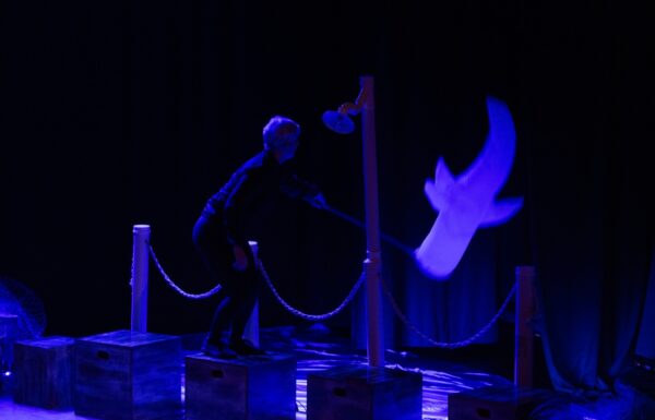 Atrizes que percorreram o litoral de bicicleta apresentam espetaculo em Itapoa 2 (Tribuna de Itapoa)