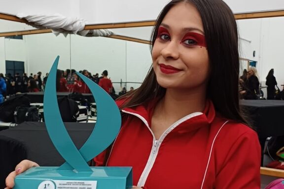 Dancarina de Itapoa que se destacou no Festival de Danca de Joinville celebra seus 15 anos 5