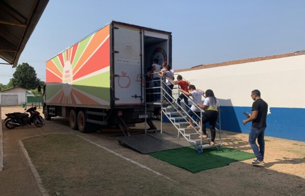 Caminhao itinerante chega a Itapoa para estimular habitos saudaveis 02 (Tribuna de Itapoa)