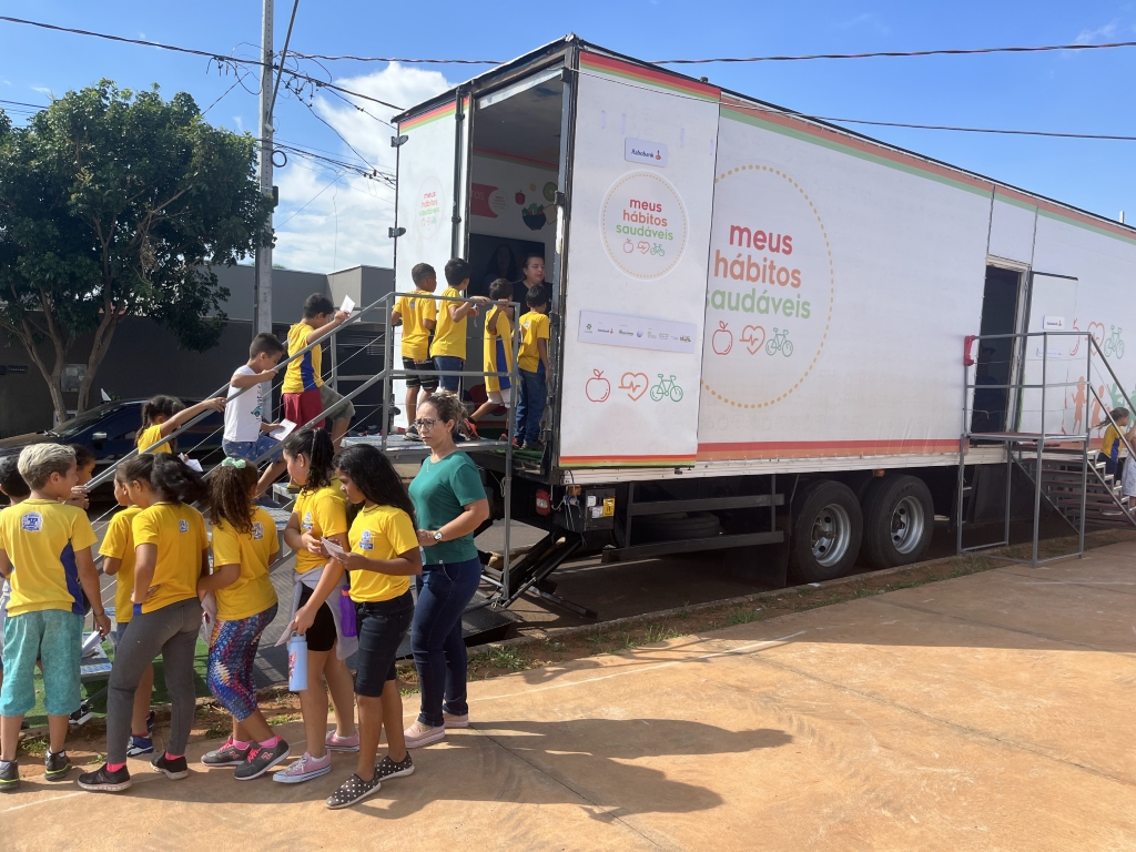 Caminhao itinerante chega a Itapoa para estimular habitos saudaveis 03 (Tribuna de Itapoa)