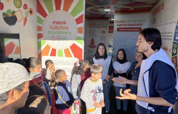 Caminhao itinerante chega a Itapoa para estimular habitos saudaveis 08 (Tribuna de Itapoa)