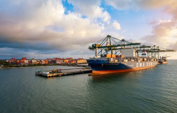 Porto Itapoa conta com novo servico para Caribe e EUA