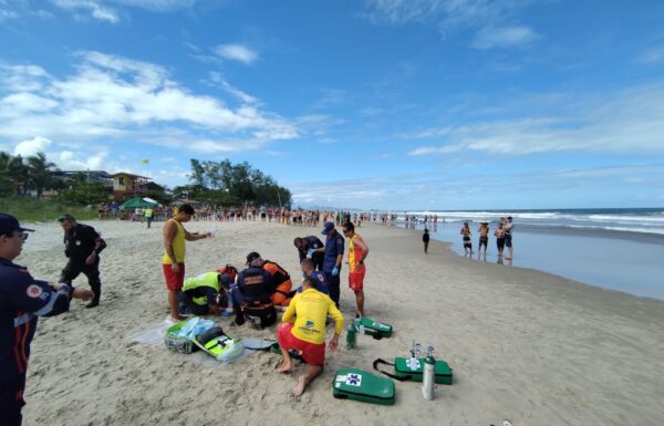 Bombeiro aposentado do Parana morre vitima de afogamento na Barra do Sai 3